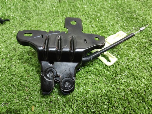 Замок двери багажника DS73F43282AE FORD