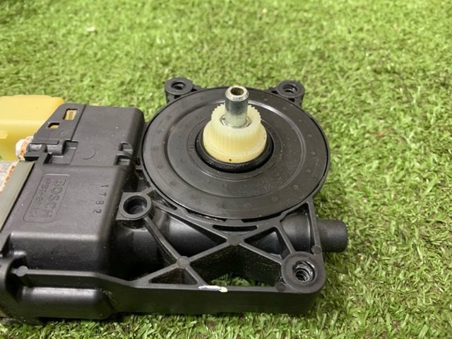 FORD DS7Z5423394A Мотор стеклоподъемника двери задней правой в наличии Ужгород