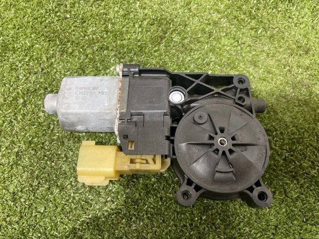 Мотор стеклоподъемника двери задней, правой DS7Z5423394A FORD