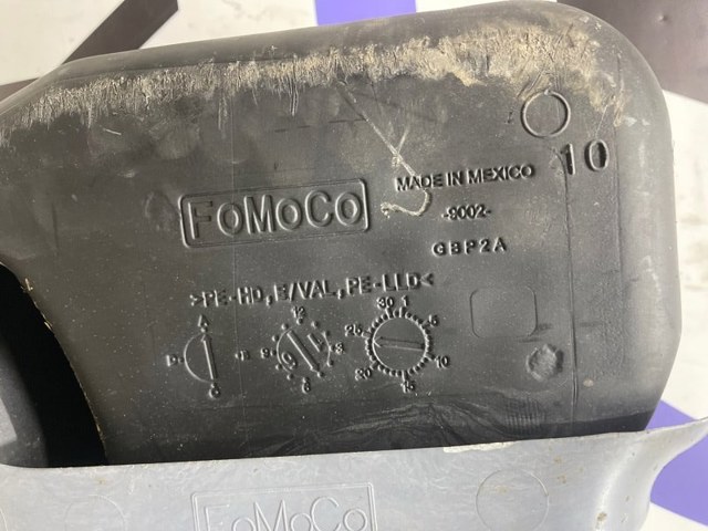 FORD EG9Z9002H Бензобак в наличии Киев