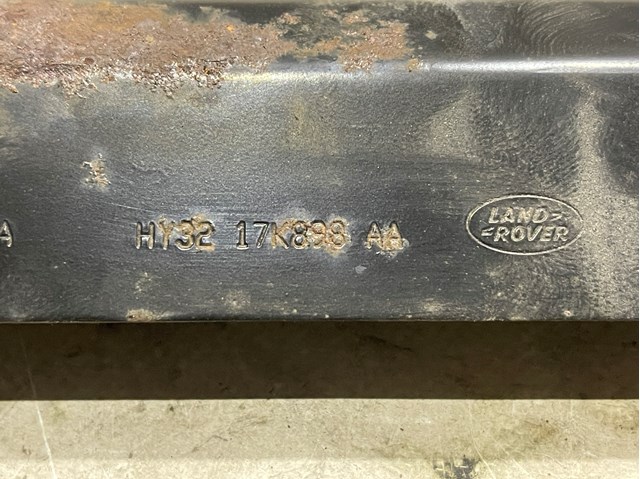 LR083118 LAND ROVER Кронштейн бампера переднего центральный купить в Винница