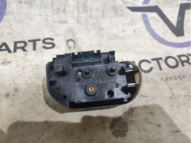 LAND ROVER LR087484 Блок кнопочных переключателей рулевого колеса в наличии Ровно