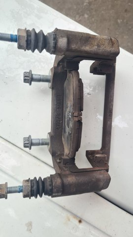 LR036571 LAND ROVER Скоба заднего суппорта купить в Хмельницкий