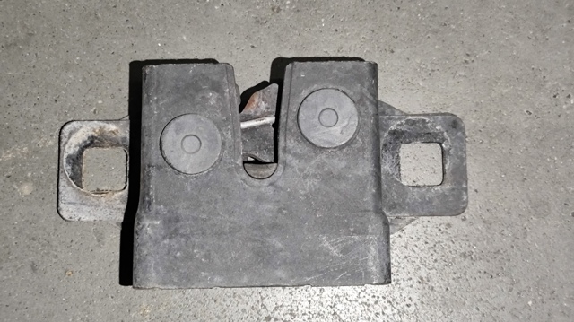 Замок капота LR065339 LAND ROVER