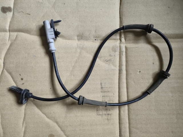 Датчик АБС (ABS) задний LR081609 LAND ROVER