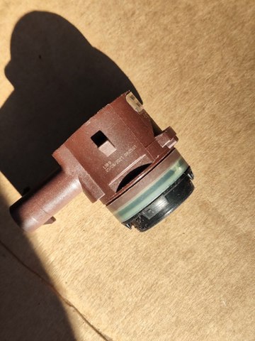 Передние парктроники LR093843 LAND ROVER