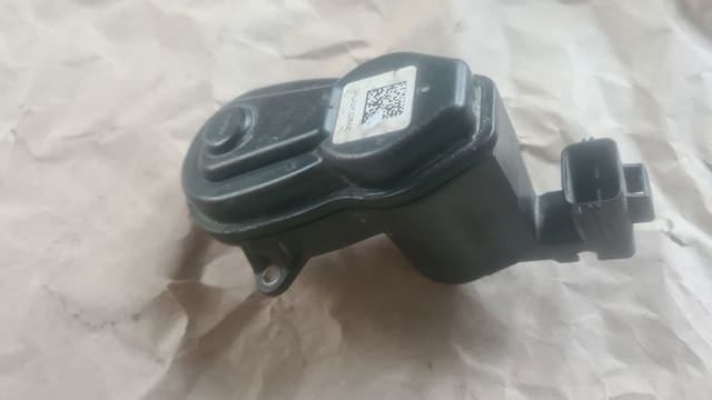 Мотор привода тормозного суппорта заднего LR102237 LAND ROVER