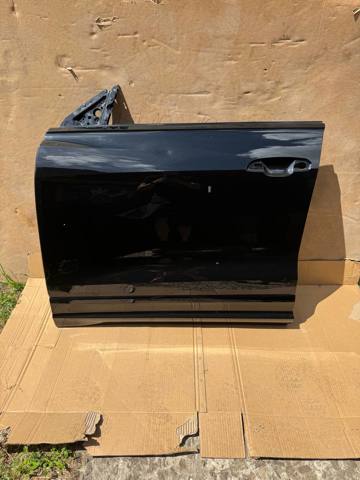 Передняя левая дверь 4M8831051C VAG