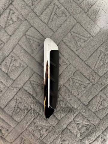 Молдинг переднего левого крыла 51137418605 BMW