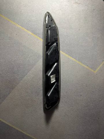 BMW 51137418605 Молдинг крыла переднего левого в наличии Украина