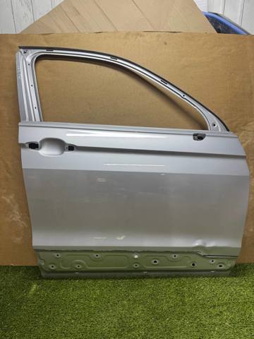 VAG 5NN831056C Дверь передняя правая в наличии Сумы