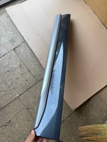 VAG 80A853960GGRU Молдинг двери передней правой нижний в наличии Харьков