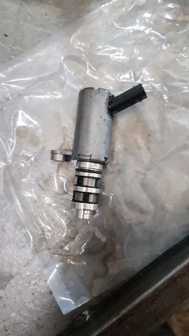 VAG 06M115393F Клапан электромагнитный положения (фаз) распредвала в наличии Ровно