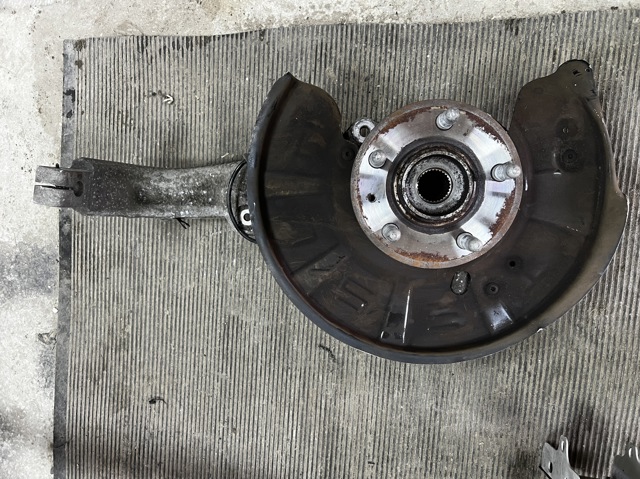 Цапфа поворотного кулака 102731100F Tesla Model
