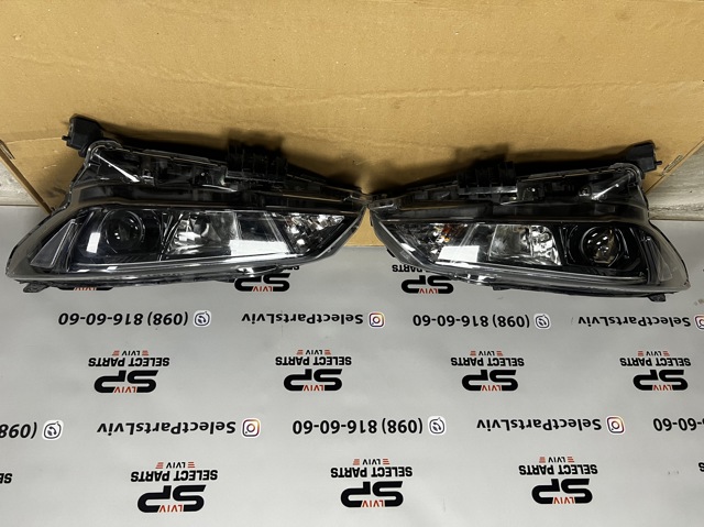 Вставка фары правой 260105SH0A NISSAN