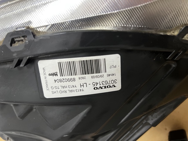 VOLVO 30763145 Левая фара в наличии Днепр