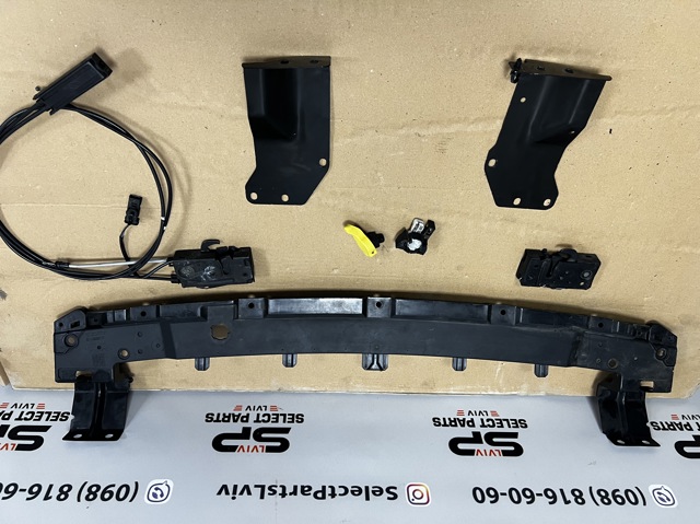 31391623 VOLVO Кронштейн передней панели левый купить в Сумы