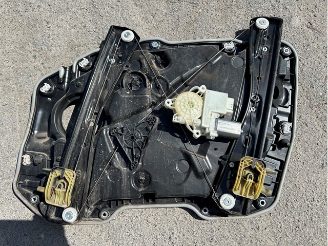 Мотор стеклоподъемника двери передней, левой 8495865 BMW