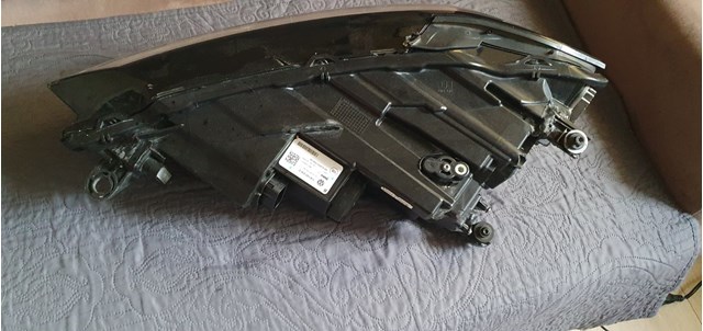 VAG 17A941036F Фара правая в наличии Киев