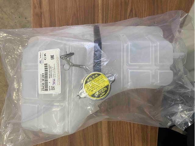 Бачок системы охлаждения двигателя расширительный 254303E201 HYUNDAI