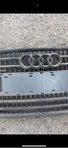 Решетка радиатора 4L0853651Y9B VAG