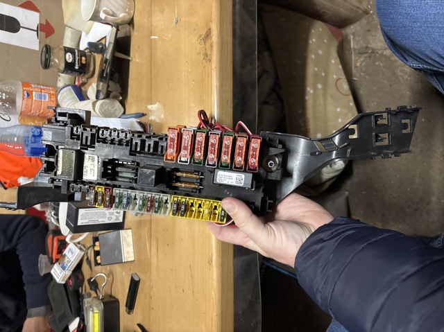 Монжатный блок реле A1665402350 MERCEDES
