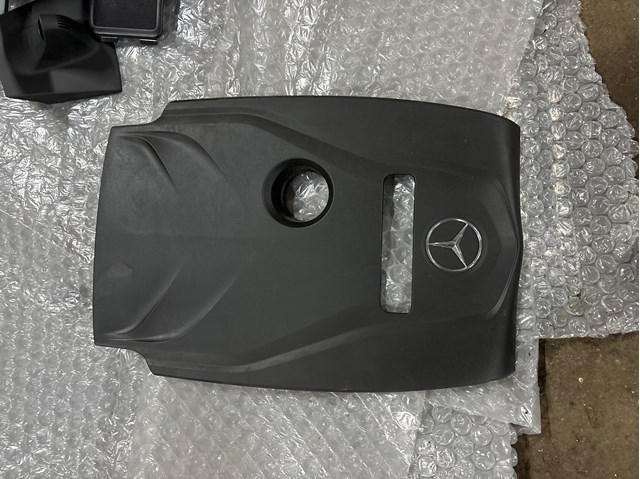 Крышка мотора декоративная A2740106707 MERCEDES