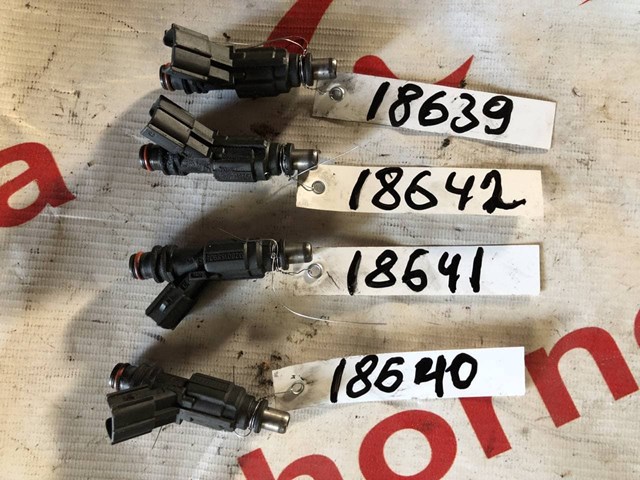 Форсунка впрыска топлива 232500D020 TOYOTA
