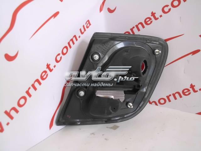 Задняя левая внутренняя фара 265590N029 NISSAN