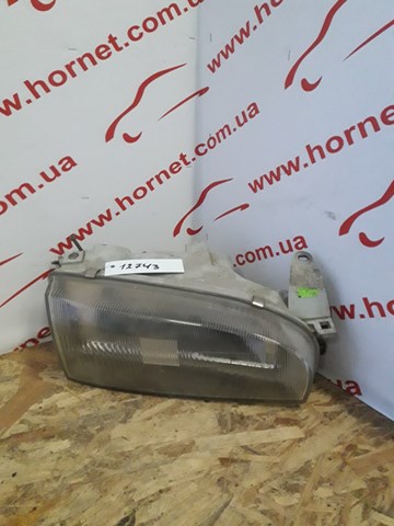 Правая блок фара 811301E282 TOYOTA