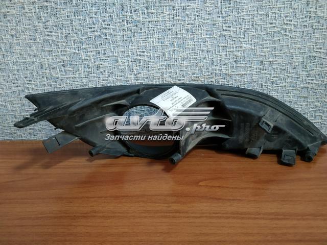 Решетка противотуманных фар левая 8148202040 TOYOTA