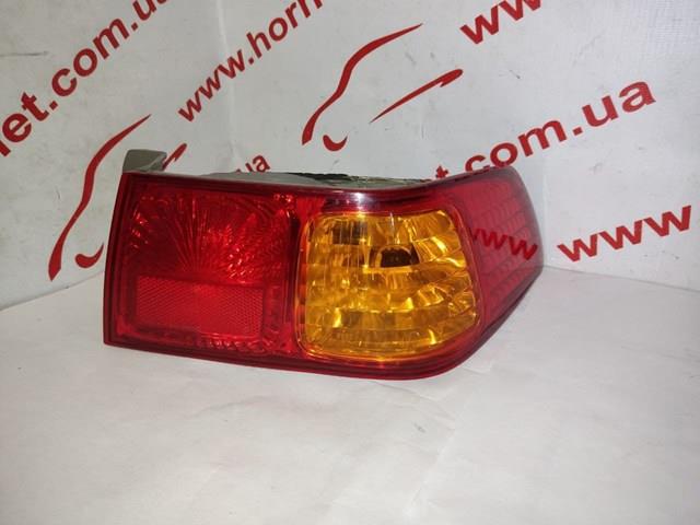 Фонарь задний правый, внешний 8155106110 TOYOTA
