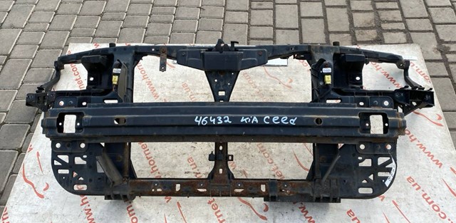 Усилитель переднего бампера  865301H500 HYUNDAI