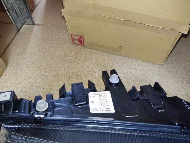 Правая блок фара GE9C51030D MAZDA