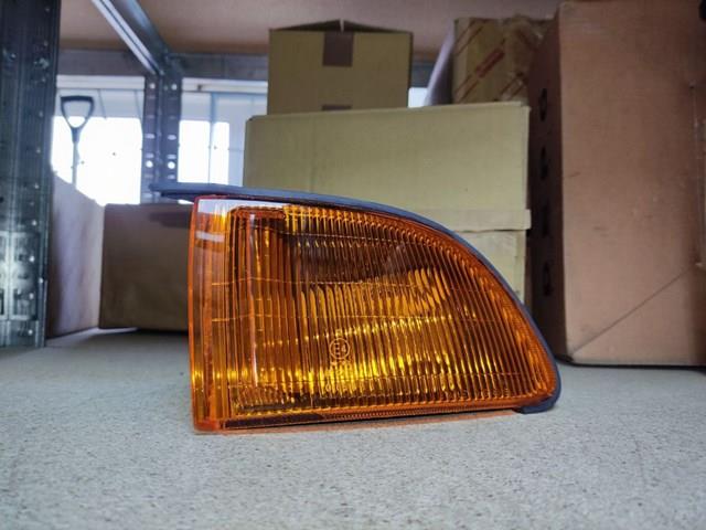 Левый фонарь указателя поворота MR339607 MITSUBISHI