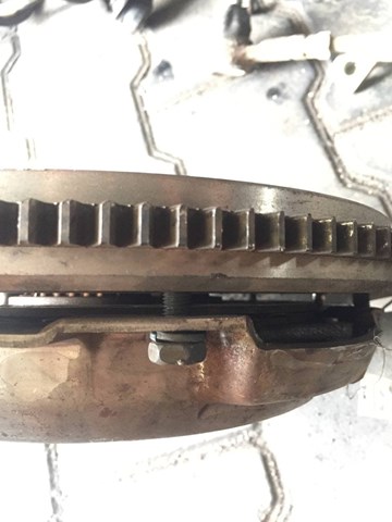 Z601-11-500A Mazda Маховик двигателя