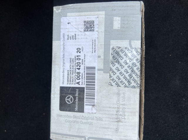 MERCEDES A0084200120 Передние тормозные колодки в наличии Тернополь