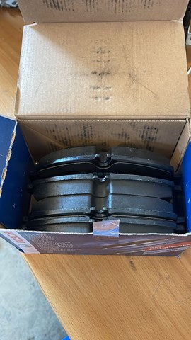 0986494121 BOSCH Передние тормозные колодки купить в Одесса