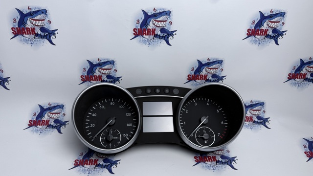 Щиток приборов A1645403247 MERCEDES