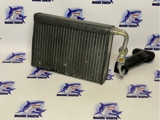 Охладитель воздуха JQB000160 LAND ROVER