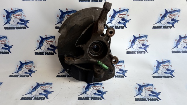 Цапфа поворотная правая LR010677 LAND ROVER