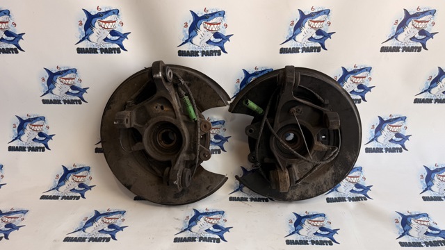 Цапфа поворотного кулака LR012740 LAND ROVER