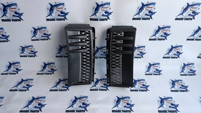 LR026102 LAND ROVER Решетка радиатора купить в Киев
