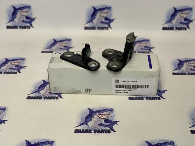 Дверной шарнир правый передний LR036575 LAND ROVER