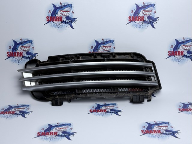 Решетка на бампер LR046709 LAND ROVER