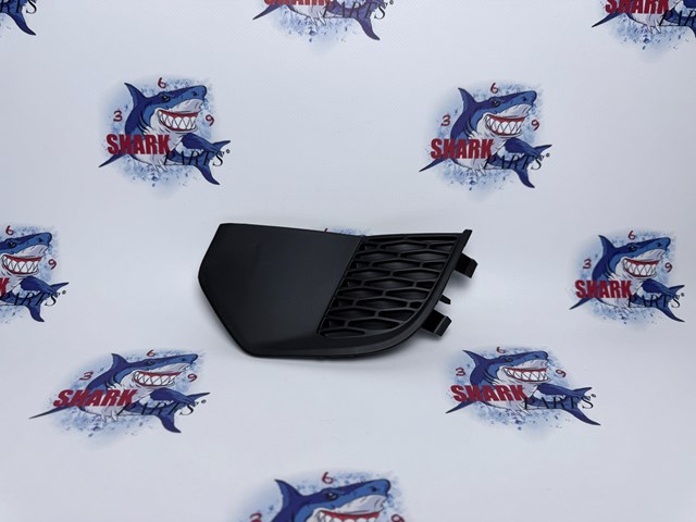  Решетка переднего бампера левая LR061236 LAND ROVER