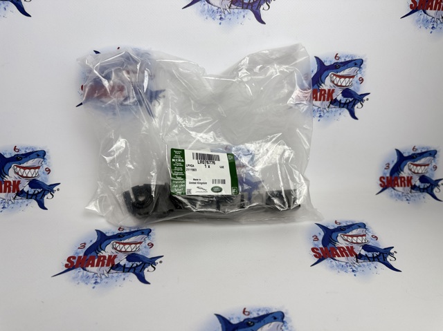 Правое крепление переднего бампера LR076776 LAND ROVER