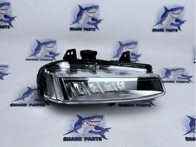 Фара противотуманная, правая LR077887 LAND ROVER