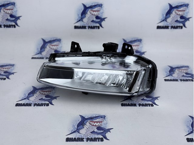 Противотуманка левая LR077888 LAND ROVER