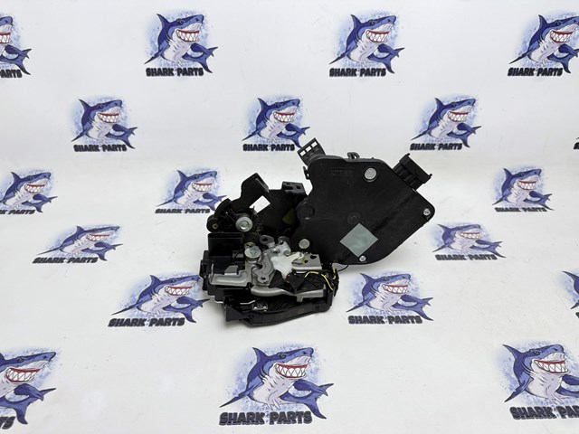Замок двери задней правой LR078743 LAND ROVER